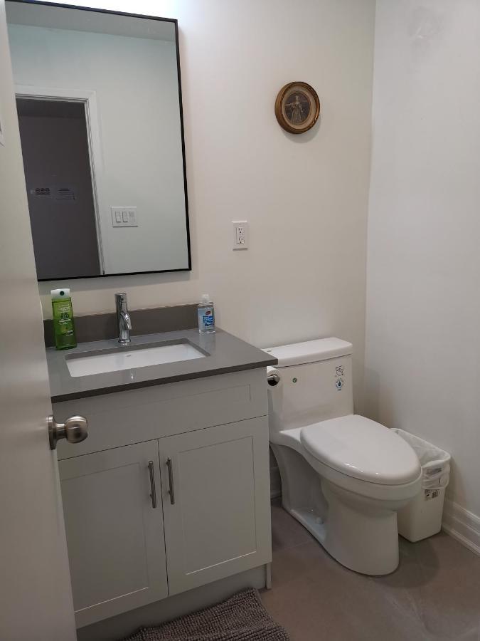 Private Rooms In House In North York Shared Kitchen Toronto Exterior foto